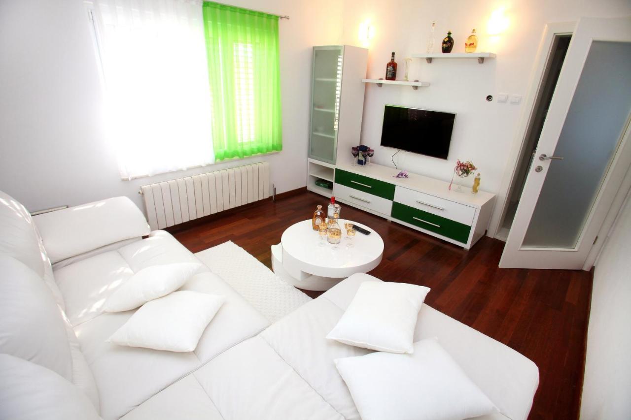 Apartments Nakir 斯拉汀 客房 照片