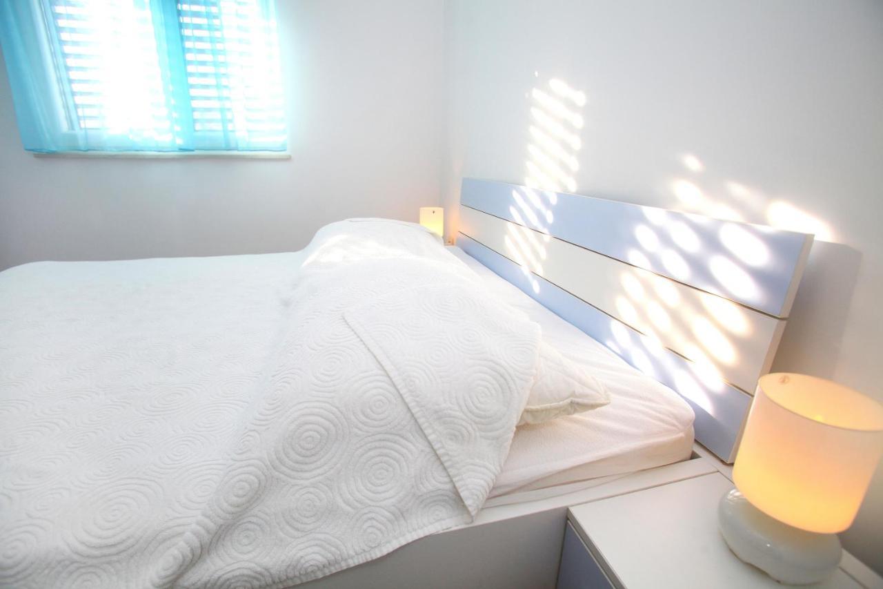 Apartments Nakir 斯拉汀 客房 照片