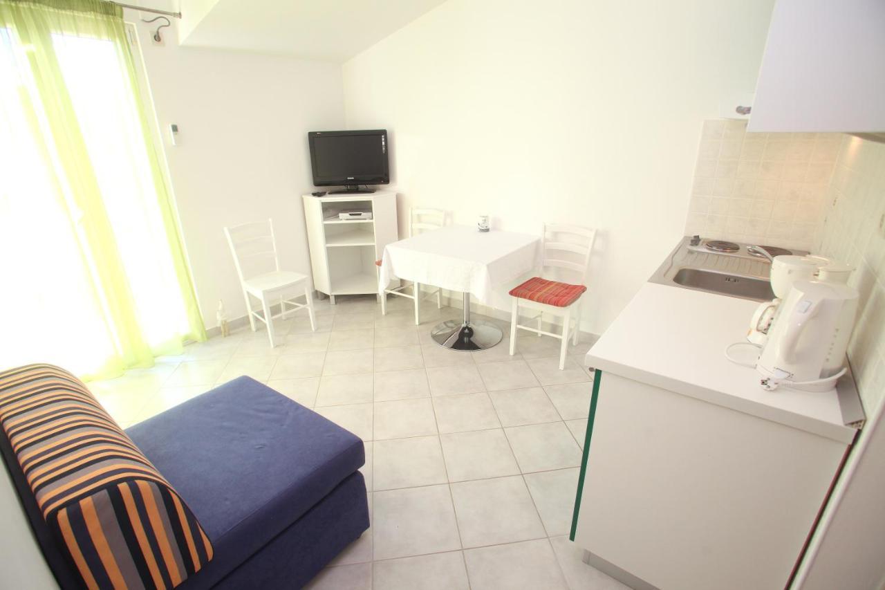 Apartments Nakir 斯拉汀 客房 照片