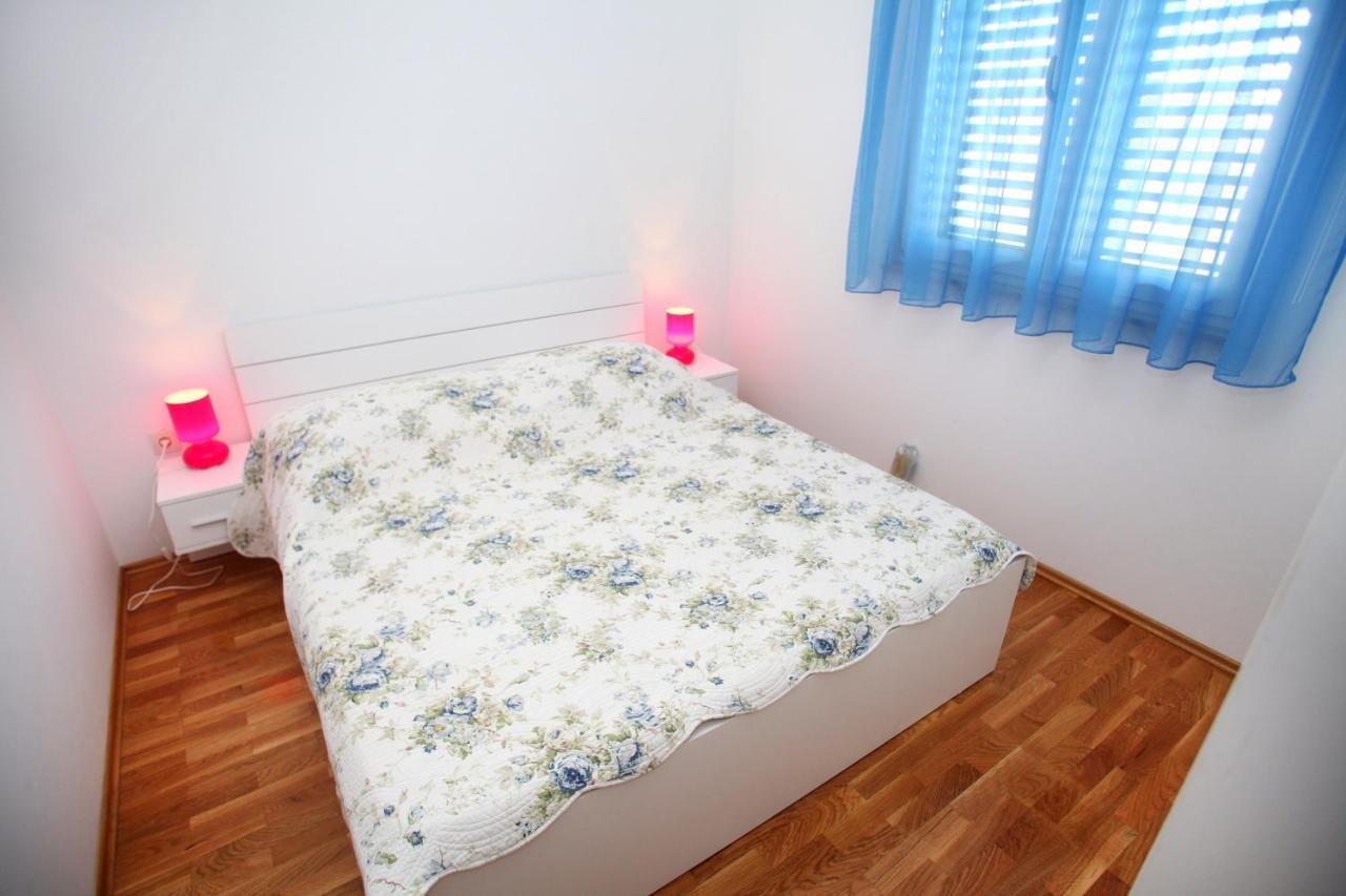 Apartments Nakir 斯拉汀 客房 照片