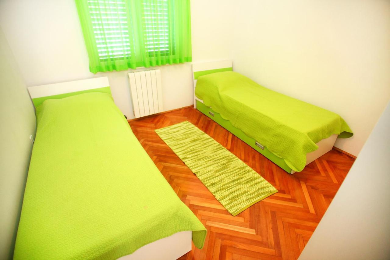 Apartments Nakir 斯拉汀 客房 照片