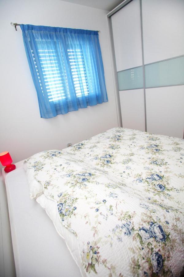 Apartments Nakir 斯拉汀 客房 照片