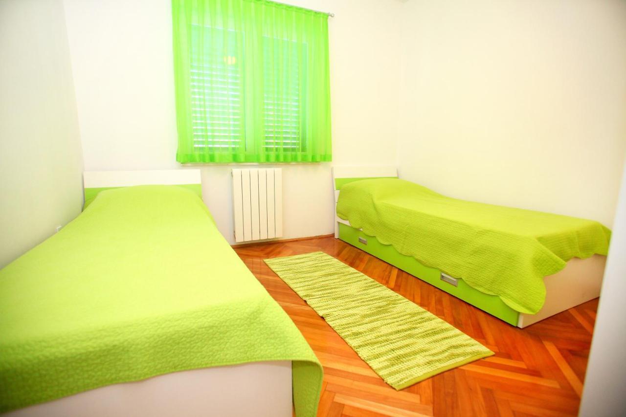 Apartments Nakir 斯拉汀 客房 照片