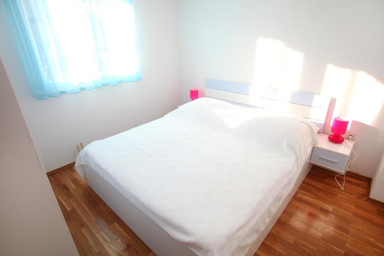 Apartments Nakir 斯拉汀 客房 照片